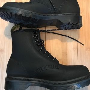 🥾 Dr Martens Boots 🦶🏼Size W9 Like New 🌟